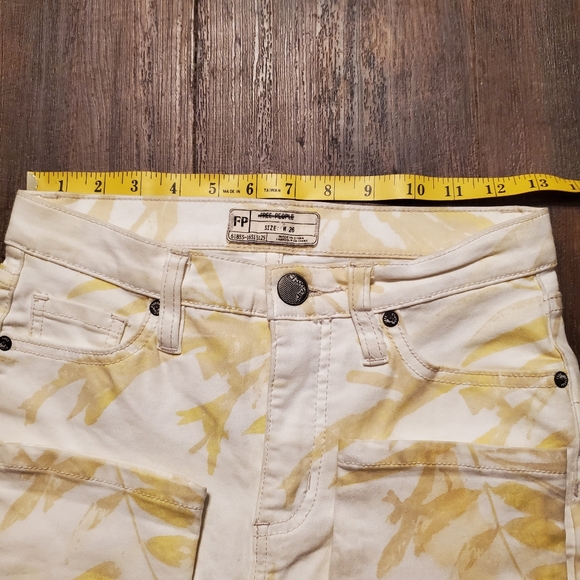 Free People 26 Printed Pants White Cream - Picture 3 of 5